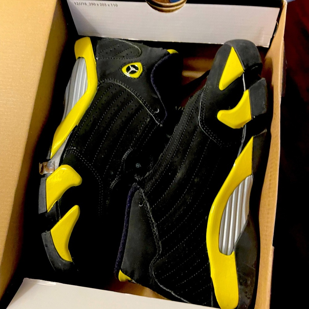 Black and yellow jays size 5! I can ship same day